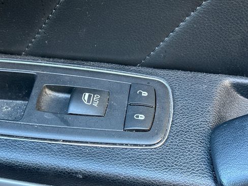 Used 2016 Dodge Charger SRT w/ Harman/Kardon Audio Group RWD image 21