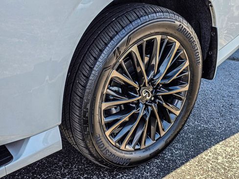 Used 2025 INFINITI QX80 Autograph image 10