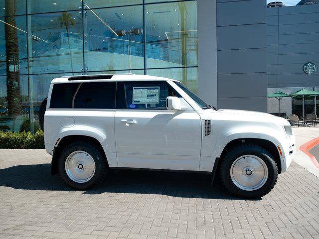 Used 2022 Land Rover Defender 90 X-Dynamic HSE AWD/4WD image 16