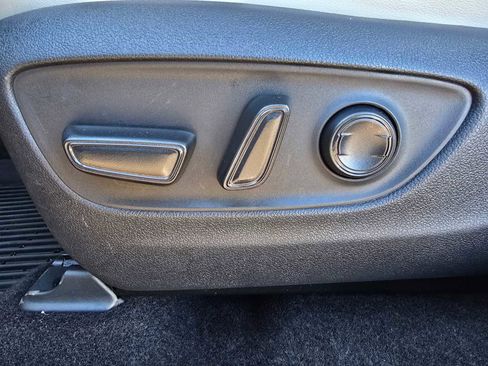 Certified 2025 Toyota RAV4 XLE Premium image 25