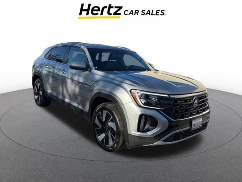 Used 2025 Volkswagen Atlas Cross Sport SE image 1