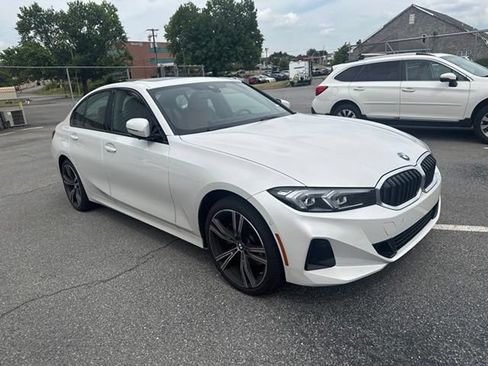 Used 2023 BMW 330i xDrive Sedan w/ Premium Package AWD/4WD image 4