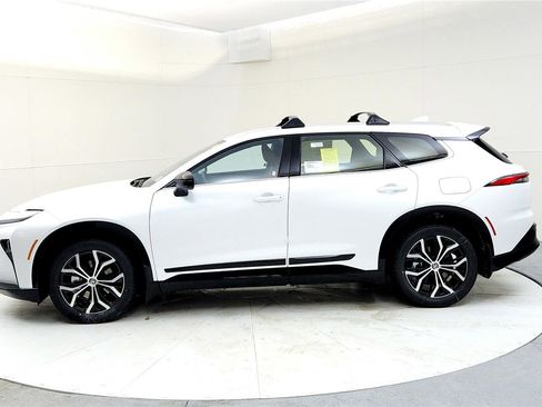 New 2026 Toyota Crown Signia image 3