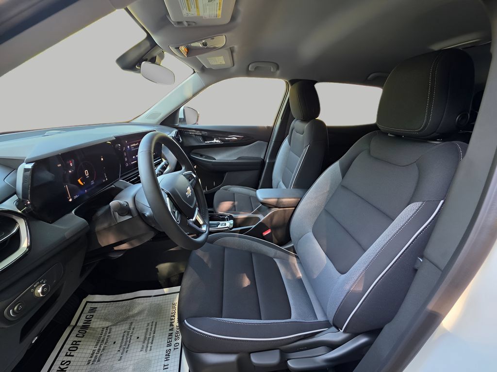 New 2026 Chevrolet TrailBlazer LT w/ LT Cold Weather Package FWD image 15