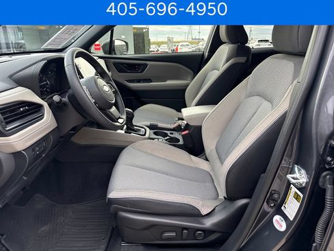 Used 2025 Subaru Forester Premium AWD/4WD image 11