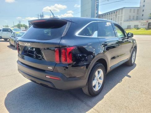 Used 2023 Kia Sorento LX AWD/4WD image 7