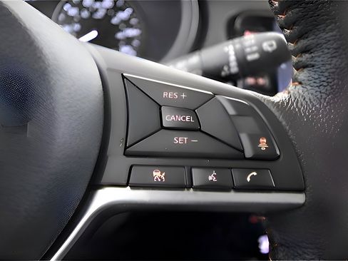 Used 2021 Nissan Kicks SR w/ SR Premium Package image 35