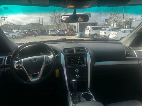 Used 2015 Ford Explorer XLT w/ Equipment Group 202B image 17