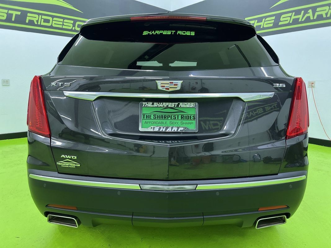 Used 2017 Cadillac XT5 Premium Luxury w/ Driver Assist Package AWD/4WD image 8
