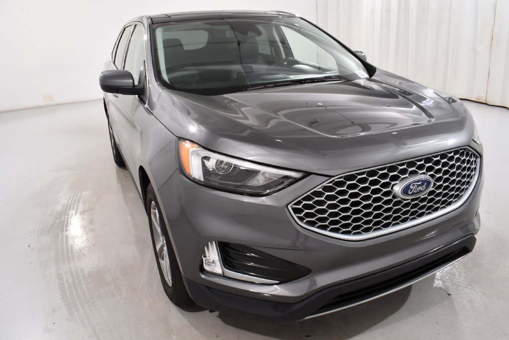 Used 2023 Ford Edge SEL w/ Convenience Package AWD/4WD image 4