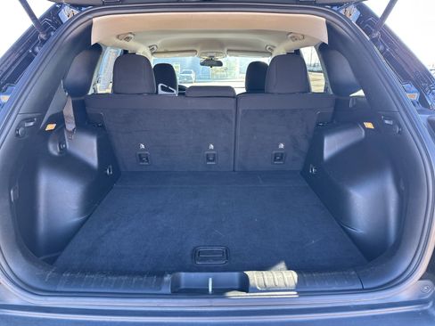 Used 2019 Jeep Cherokee Latitude w/ Cold Weather Group image 23