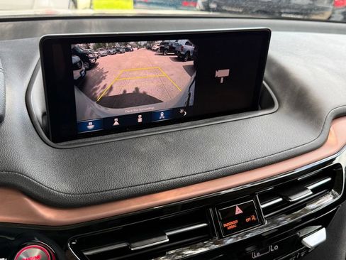 Used 2022 Acura MDX SH-AWD image 24
