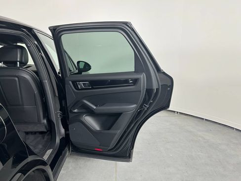 Certified 2021 Porsche Cayenne AWD/4WD image 25