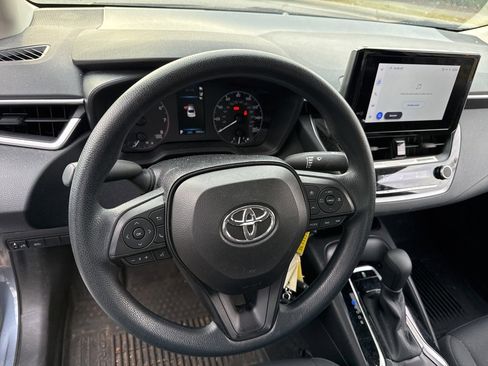 Used 2023 Toyota Corolla LE image 9