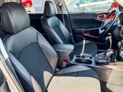 Used 2023 Kia Soul GT-Line w/ GT-Line Technology Package FWD image 31