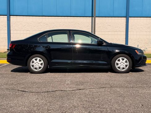 Used 2016 Volkswagen Jetta S FWD image 4