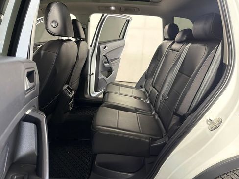 Used 2021 Volkswagen Tiguan SEL AWD/4WD image 19