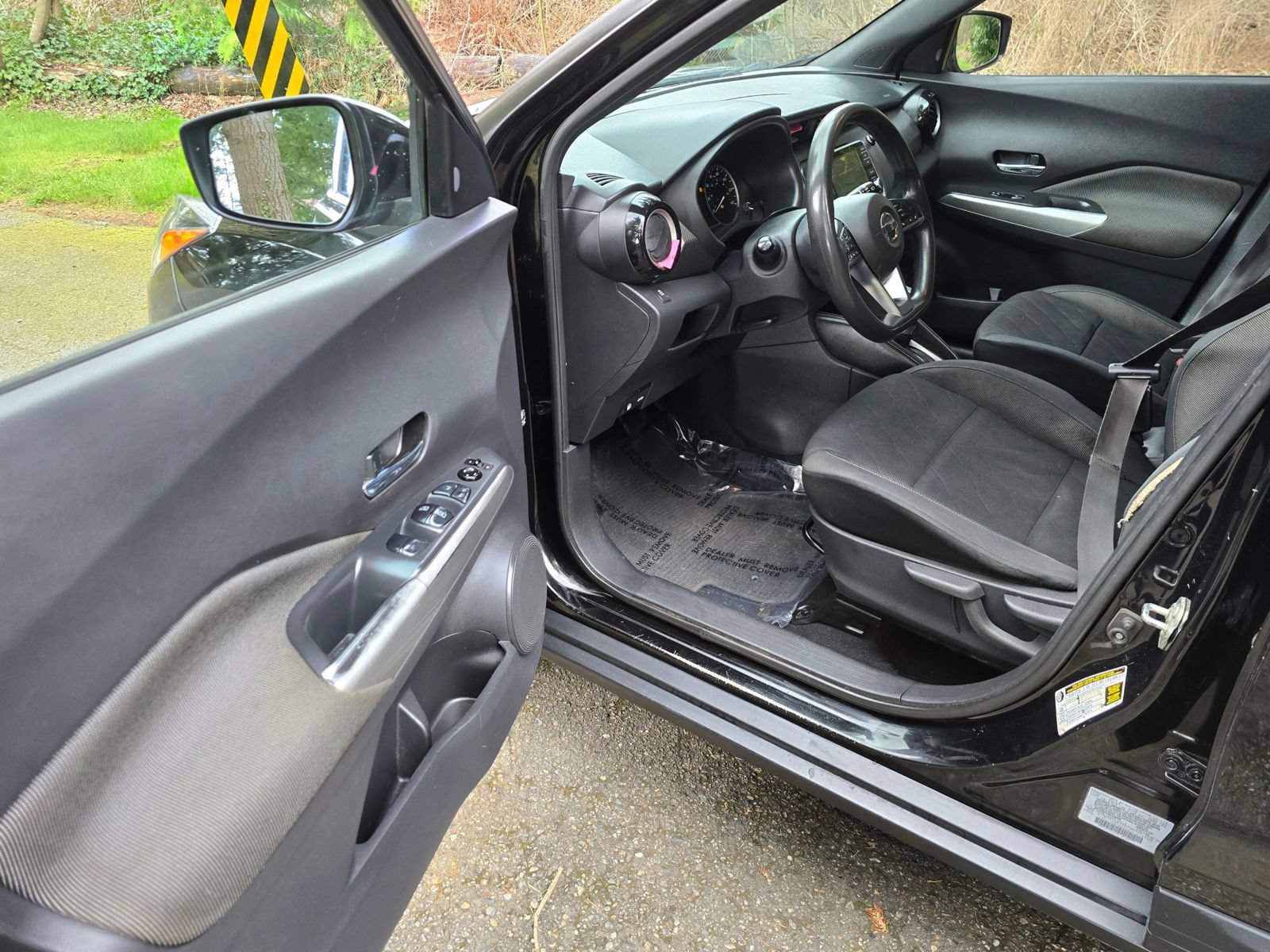 Used 2019 Nissan Kicks SV FWD image 18