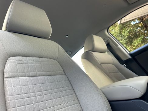 Used 2023 Honda HR-V LX image 14