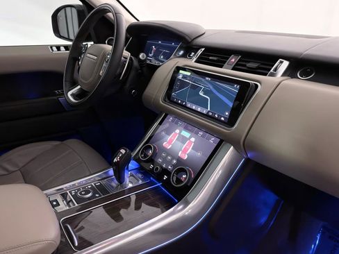 Used 2018 Land Rover Range Rover Sport HSE Dynamic image 26