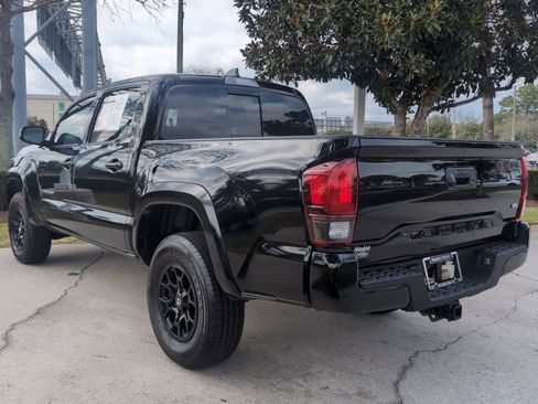 Certified 2022 Toyota Tacoma SR5 image 8