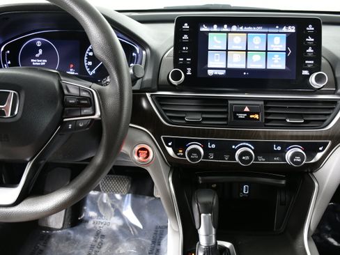 Used 2019 Honda Accord EX image 15
