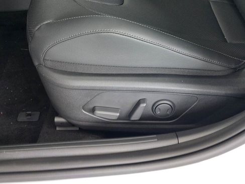 New 2026 Hyundai Elantra Limited FWD image 18