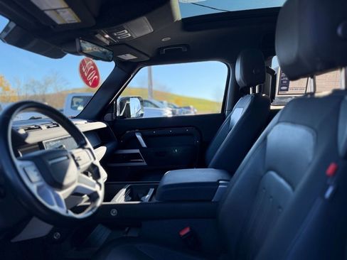 Used 2022 Land Rover Defender 90 X-Dynamic S image 7