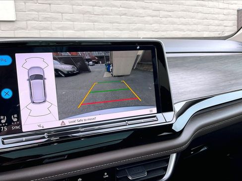 Certified 2024 Volkswagen Atlas SEL image 21