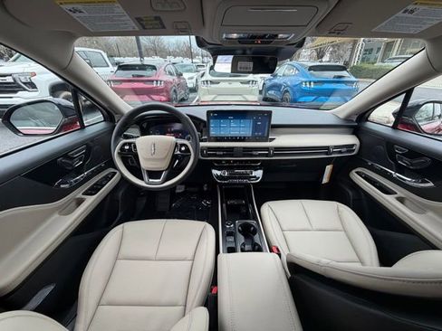 New 2026 Lincoln Corsair Premiere image 11