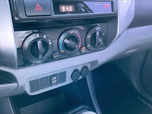 Used 2014 Toyota Tacoma PreRunner image 32