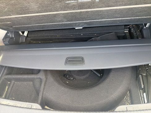 Used 2020 Volkswagen Atlas SE w/ Towing Package FWD image 24