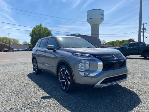 Used 2024 Mitsubishi Outlander SE AWD/4WD image 7