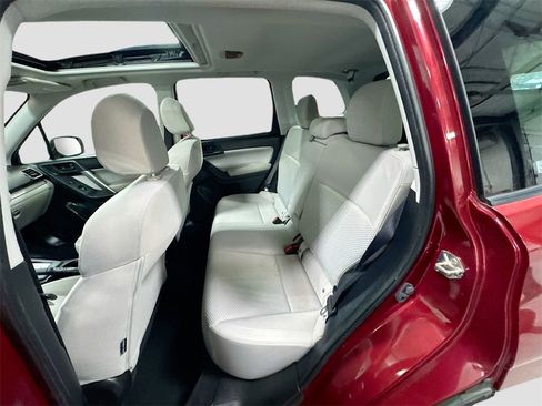 Used 2018 Subaru Forester 2.5i Premium image 24