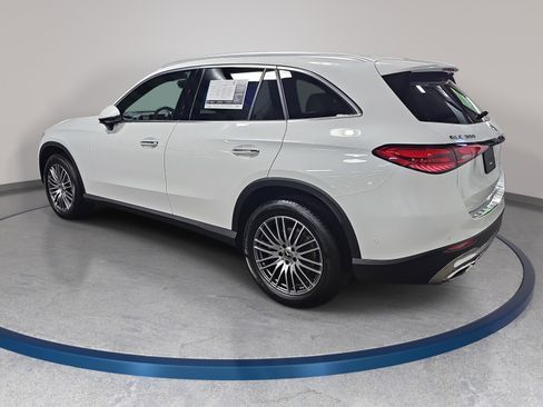 Certified 2026 Mercedes-Benz GLC 300 image 8