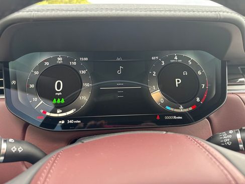 New 2025 Land Rover Range Rover SE image 22