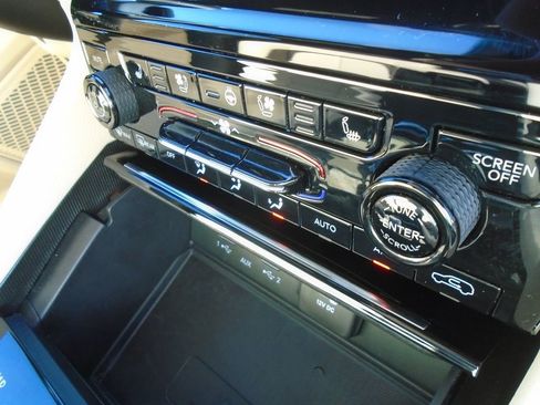 Certified 2024 Jeep Grand Cherokee Limited w/ Luxury Tech Group II image 24