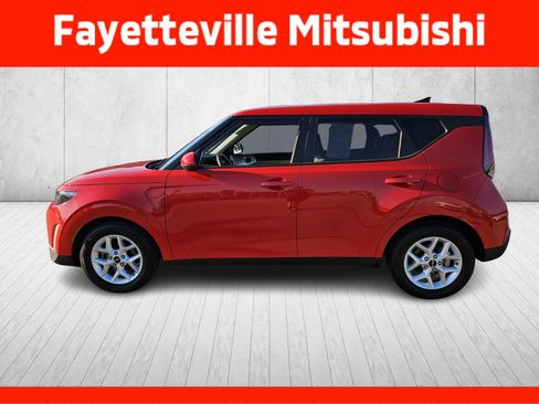 Used 2025 Kia Soul LX w/ LX Technology Package image 4