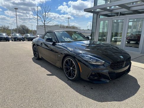 Used 2024 BMW Z4 M40i w/ Shadowloine Package RWD image 17