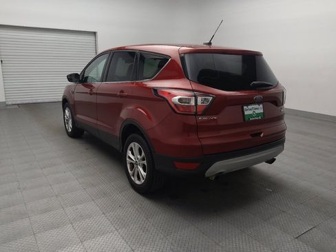 Used 2017 Ford Escape SE image 5