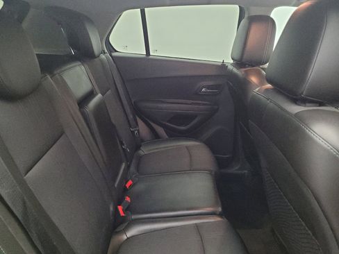 Used 2016 Chevrolet Trax LT w/ LT Sun and Sound Package FWD image 19