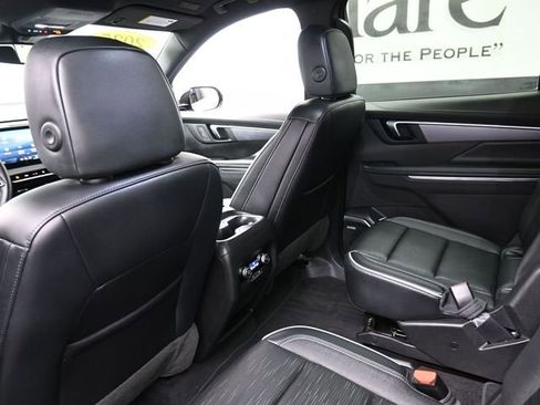 Used 2025 Buick Enclave Sport Touring w/ Super Cruise Package image 25