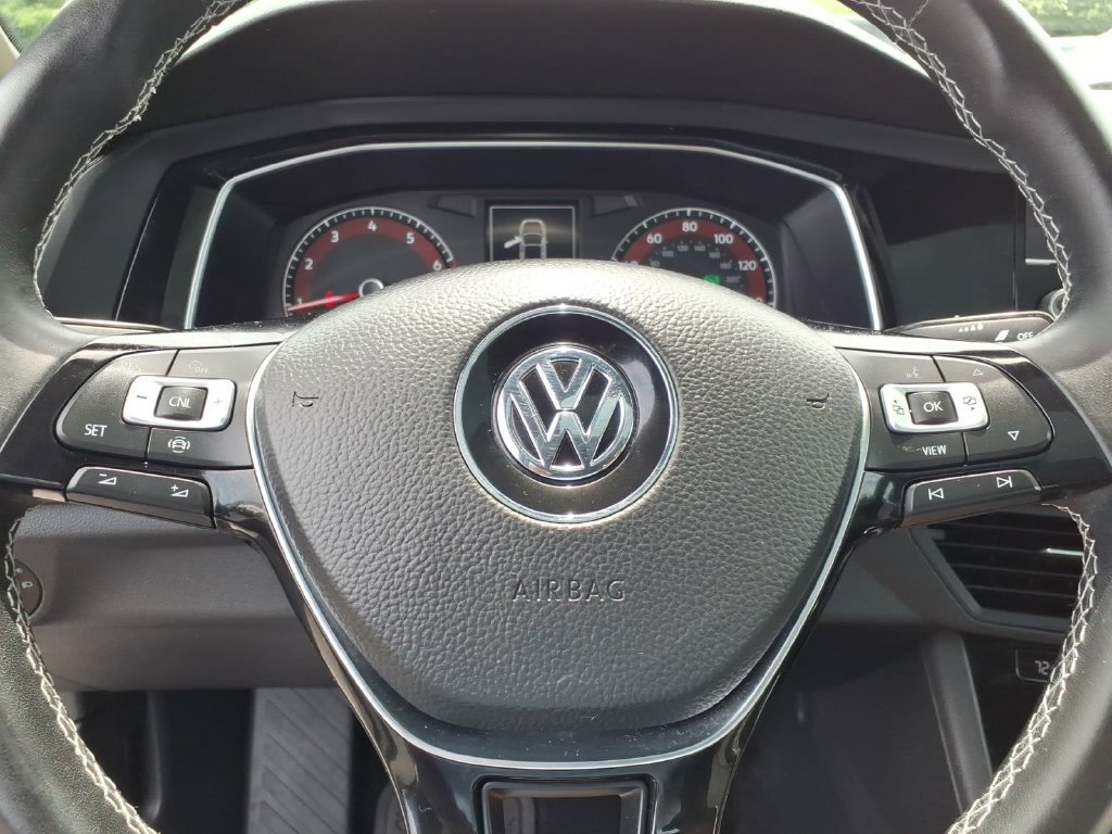 Used 2021 Volkswagen Jetta R-Line w/ R-Line Cold Weather Package FWD image 5