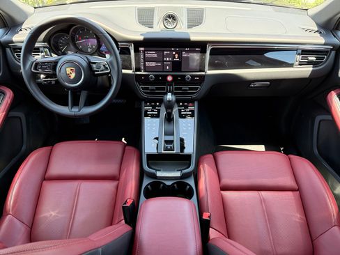 Used 2026 Porsche Macan AWD/4WD image 13