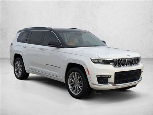 Used 2022 Jeep Grand Cherokee L Summit w/ Luxury Tech Group V RWD image 3