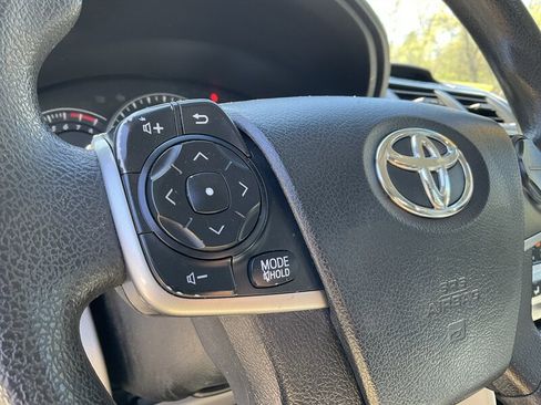Used 2012 Toyota Camry LE FWD image 23