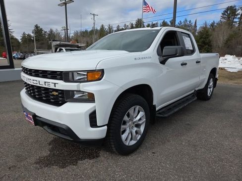 Used 2020 Chevrolet Silverado 1500 Custom w/ Custom Value Package image 4