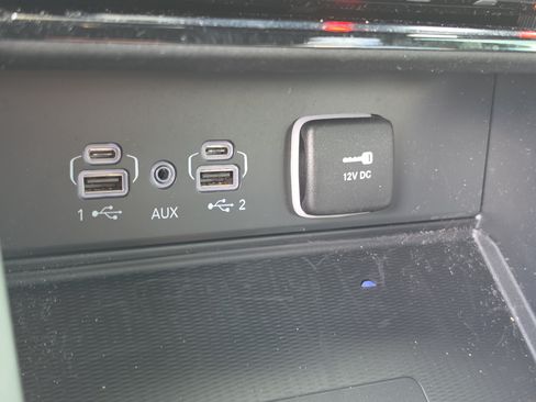 Used 2024 Jeep Grand Cherokee Altitude AWD/4WD image 27
