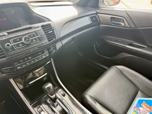 Used 2017 Honda Accord Sport Special Edition image 32