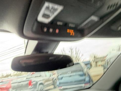 Used 2023 Chevrolet Traverse LT image 44